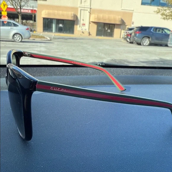 Gucci Black and Pink Sunglasses - Picture 2 of 5